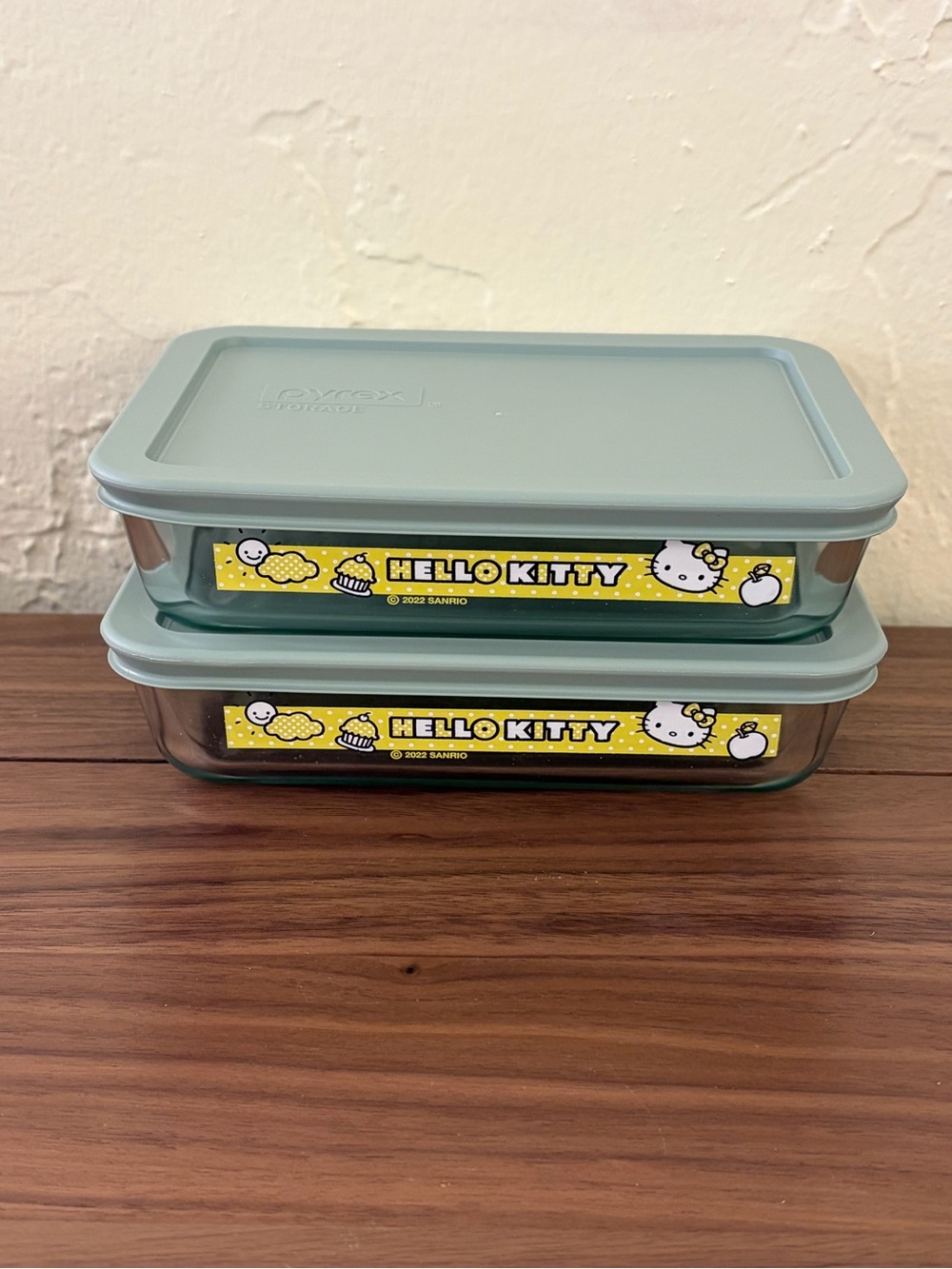 Pyrex Hello Kitty 3-Cup Glass Food Storage Containers w/ Lids Set of 2